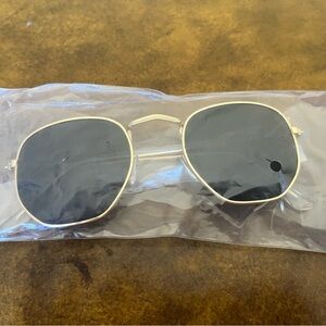 Stylish Gold Frame Sunglasses